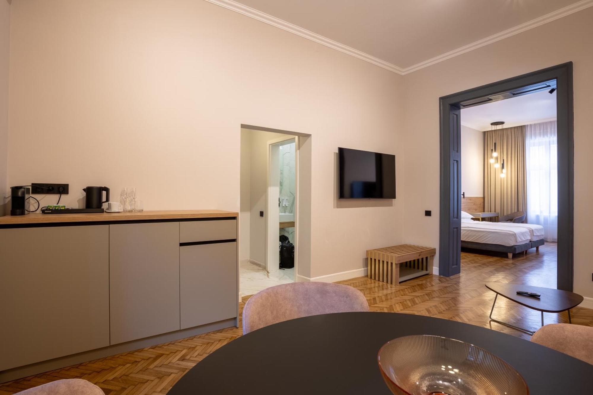 Bloom Downtown Suites Клуж-Напока Екстер'єр фото