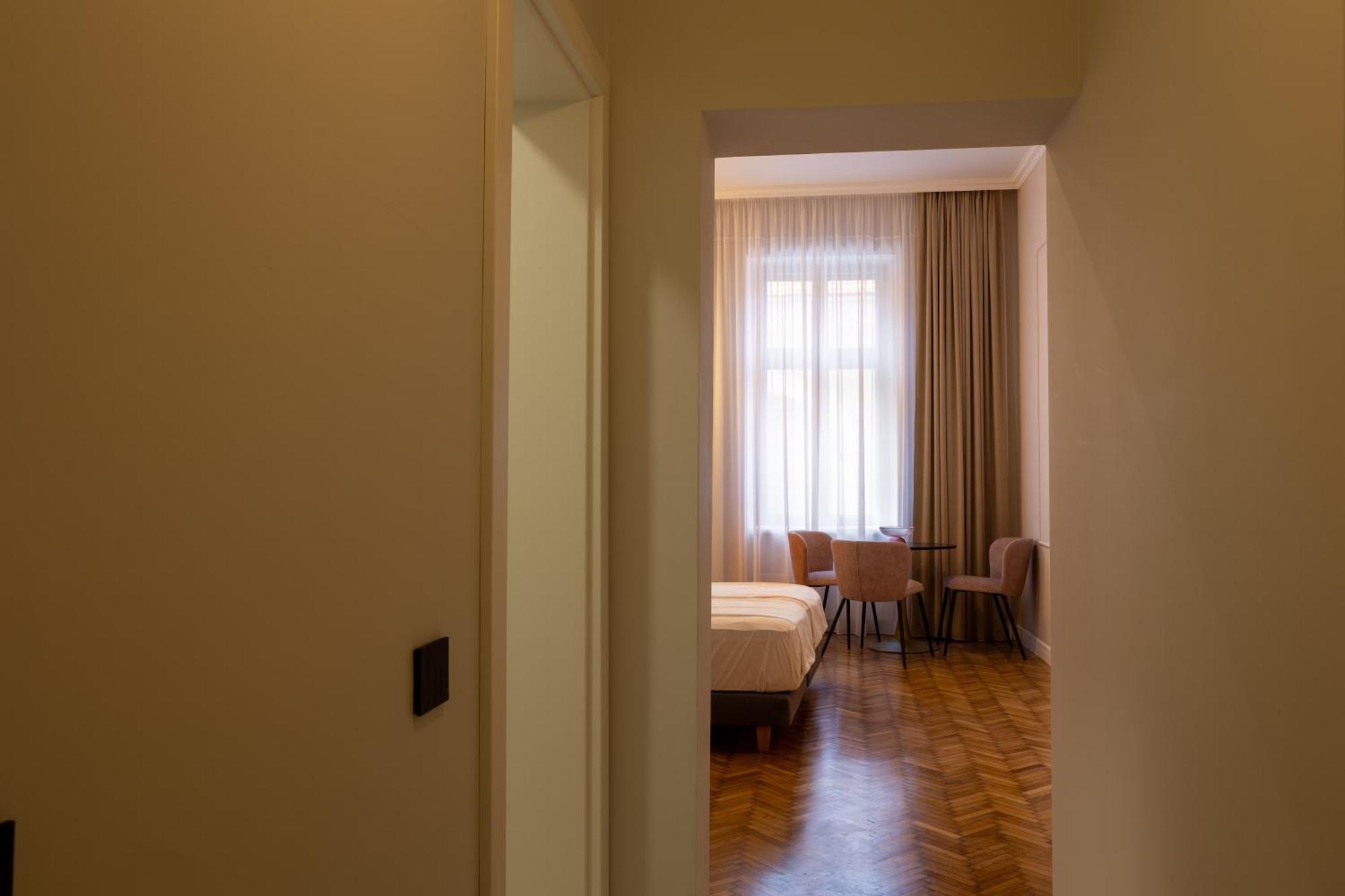 Bloom Downtown Suites Клуж-Напока Екстер'єр фото