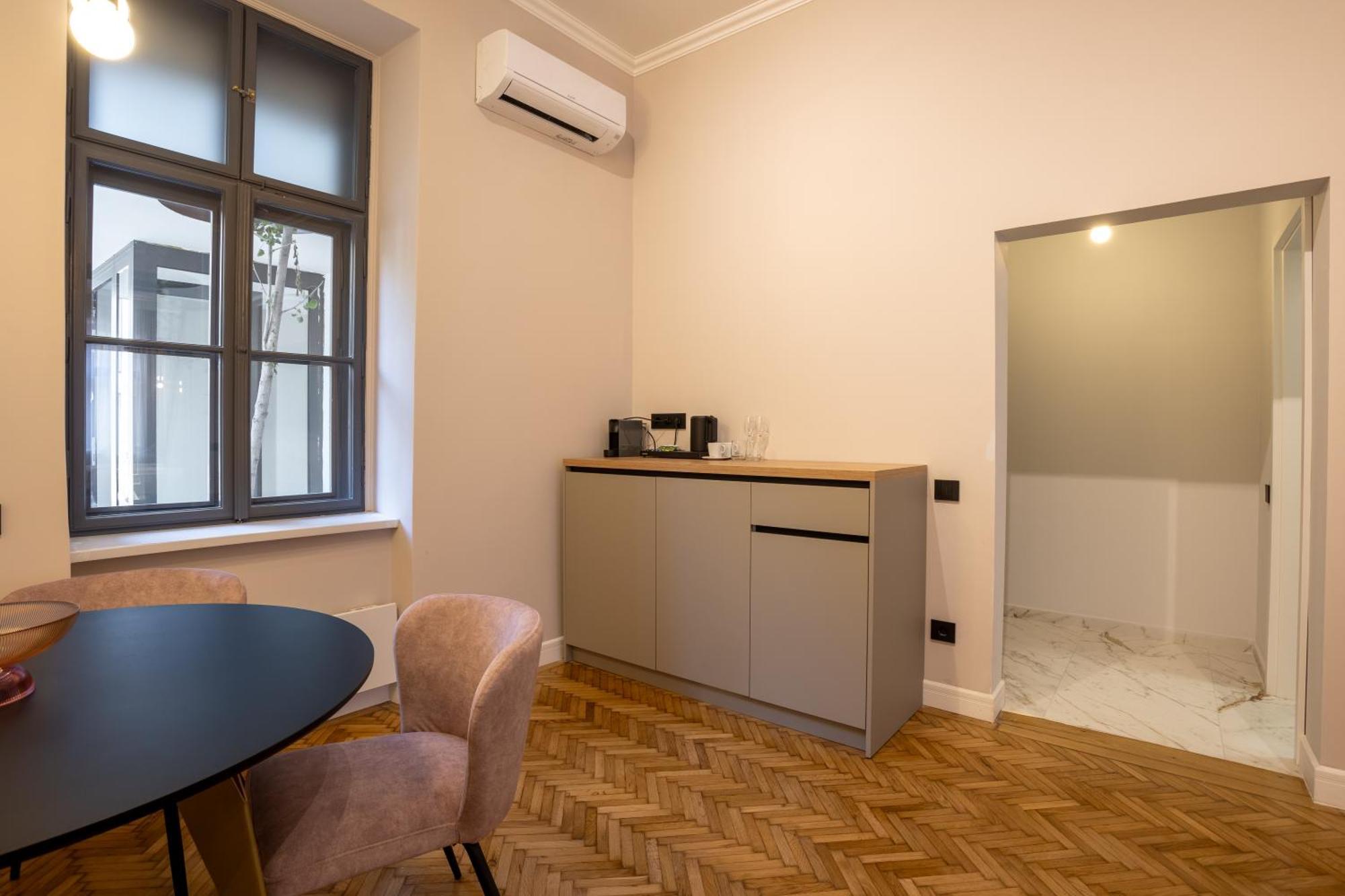 Bloom Downtown Suites Клуж-Напока Екстер'єр фото