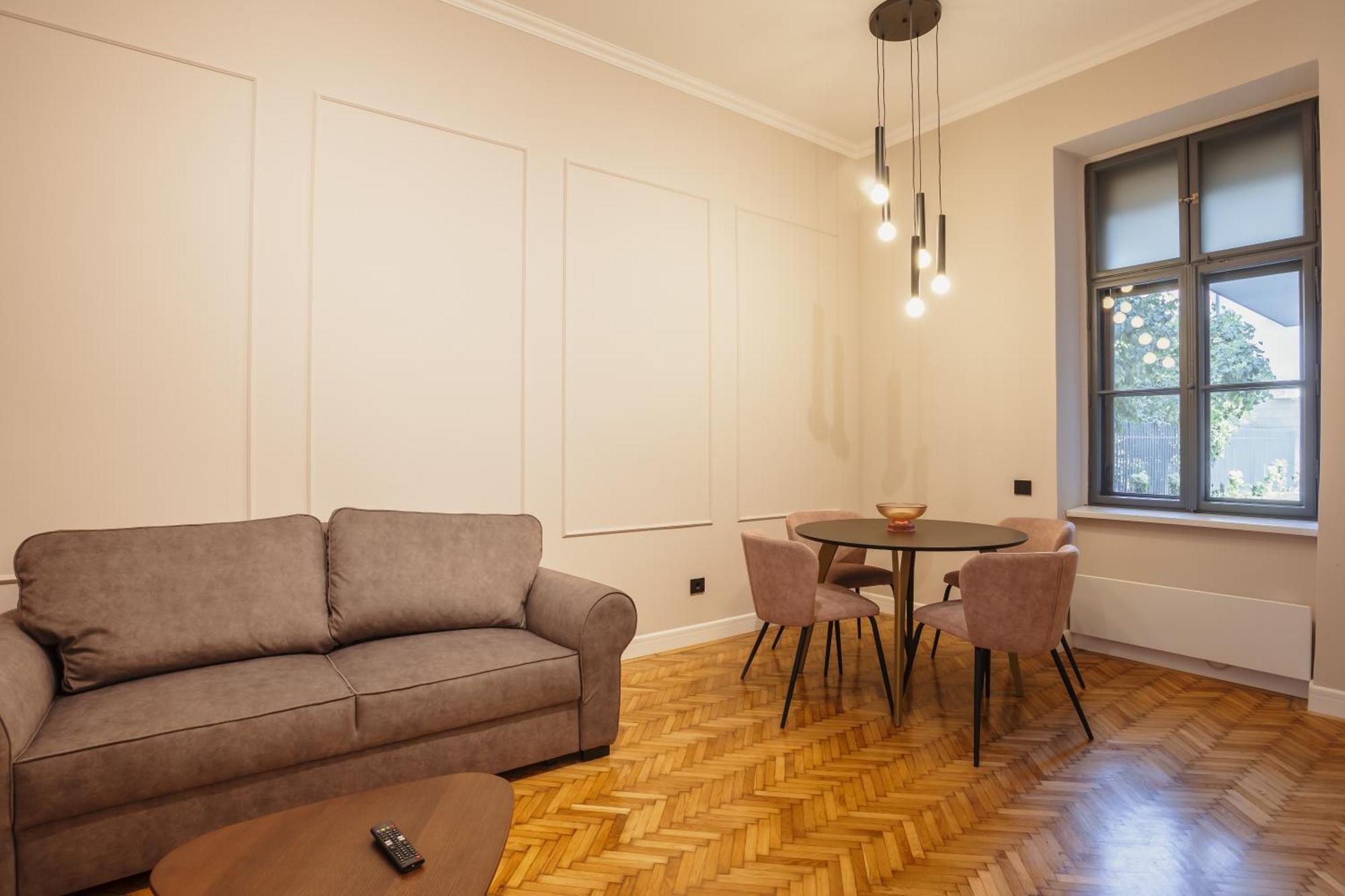 Bloom Downtown Suites Клуж-Напока Екстер'єр фото